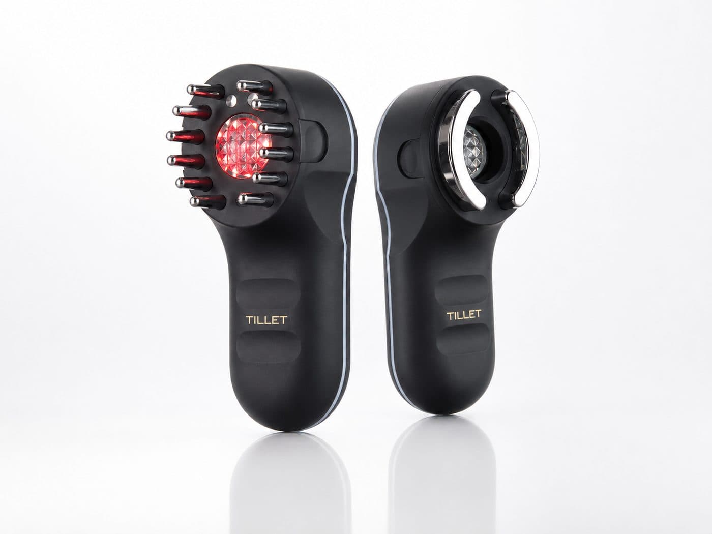 ヘア用アタッチメントとフェイス用アタッチメントを装着した W-GEAR(ブラック)