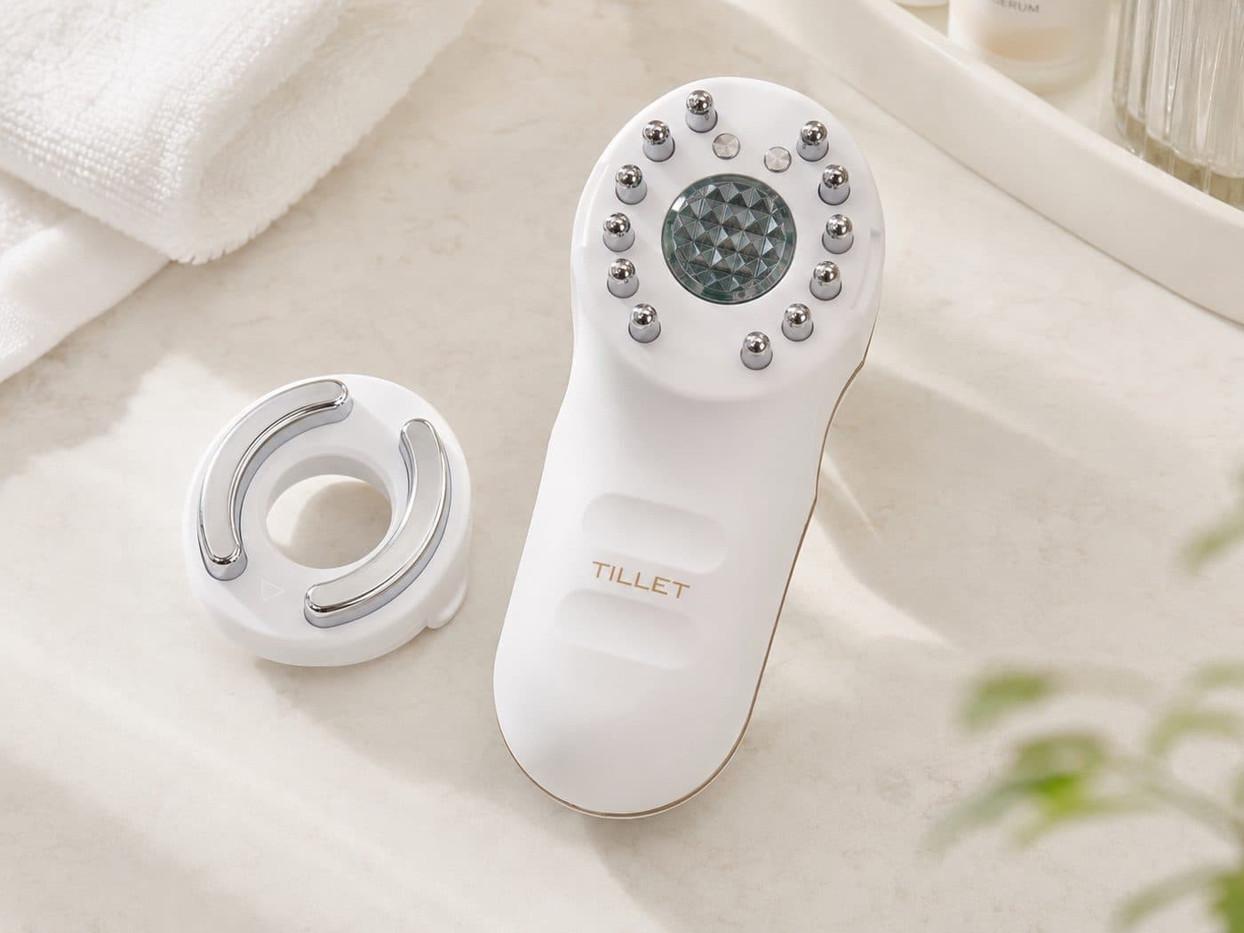 洗面台に置かれた TILLET W-GEAR
